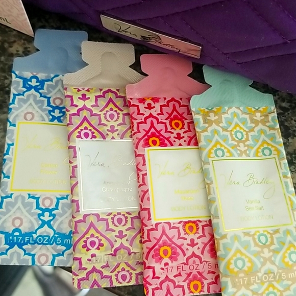 Vera Bradley Mini Cosmetic with Lotion Packettes - Picture 3 of 3